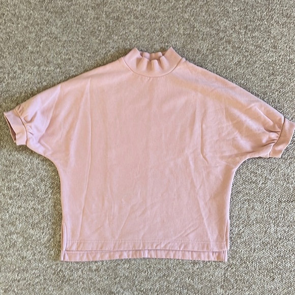 Banana Republic Sweaters - Banana Republic Crop Sweater size Medium